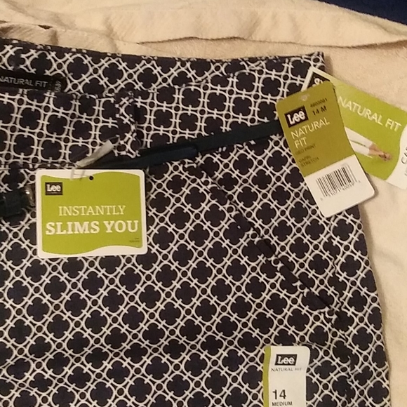 Capri pants - Picture 3 of 5